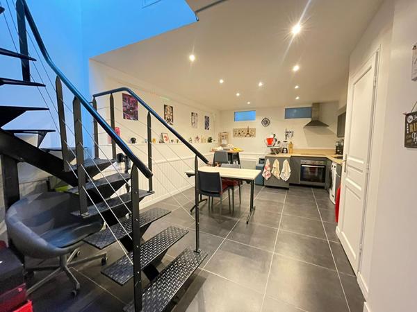 Immeuble de 232, 89 m² Verrieres Le Buisson