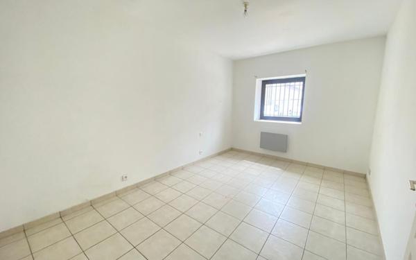 Appartement à louer    3 pièces •  Cheval-Blanc
