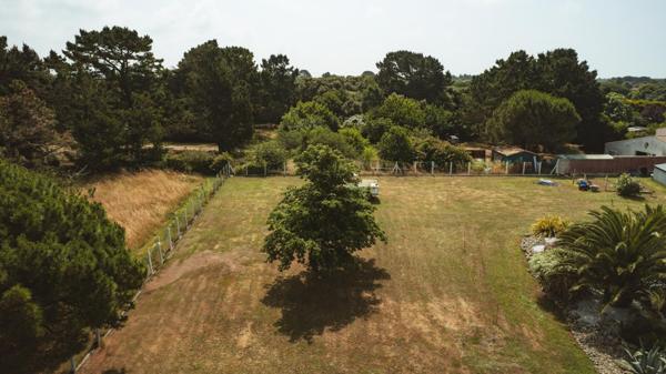 Terrain à construire au calme