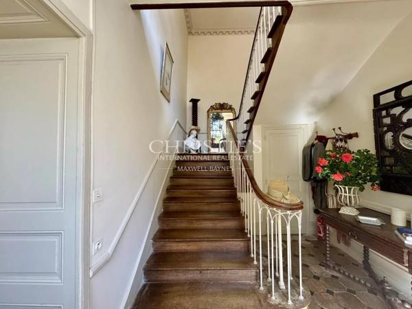 Elegante propriété avec 12 hectares de jardins et de terrain