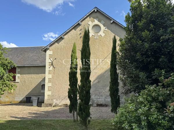 Elegante propriété avec 12 hectares de jardins et de terrain