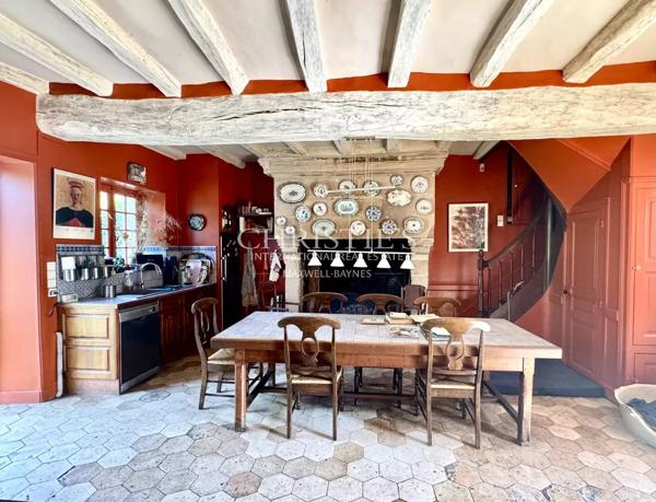 Elegante propriété avec 12 hectares de jardins et de terrain