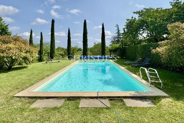 Elegante propriété avec 12 hectares de jardins et de terrain