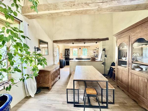 Elegante propriété avec 12 hectares de jardins et de terrain