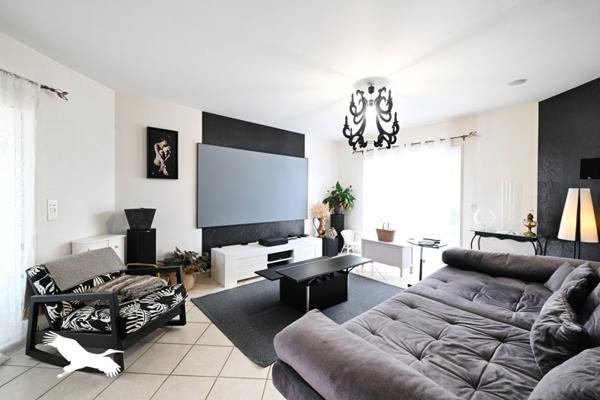 Maison à vendre |  Voeuil-et-Giget |  6 pièces | 125 m²