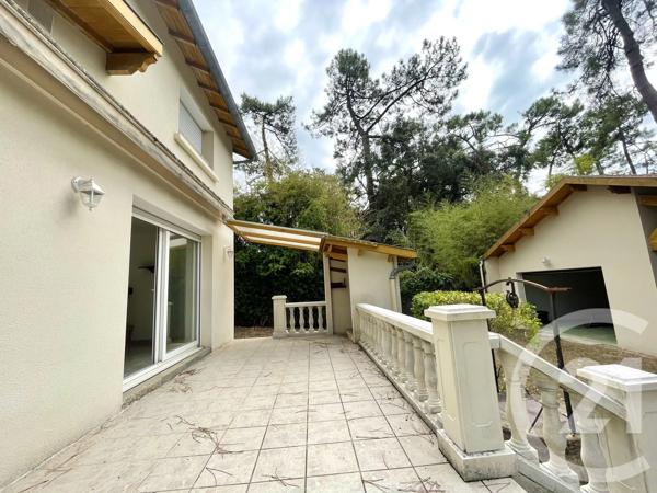 Appartement T5 à vendre  5 pièces - 106,31 m 2   ST GEORGES DE DIDONNE  - 17
