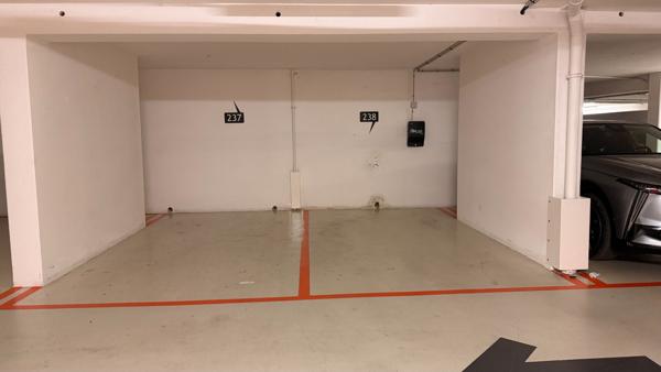 location 2 emplacements de parking