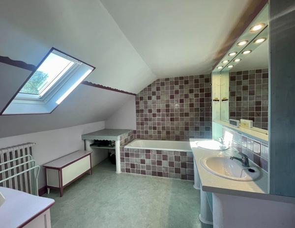 Maison à vendre et sa dépendance 8 pièces NEVERS (58)