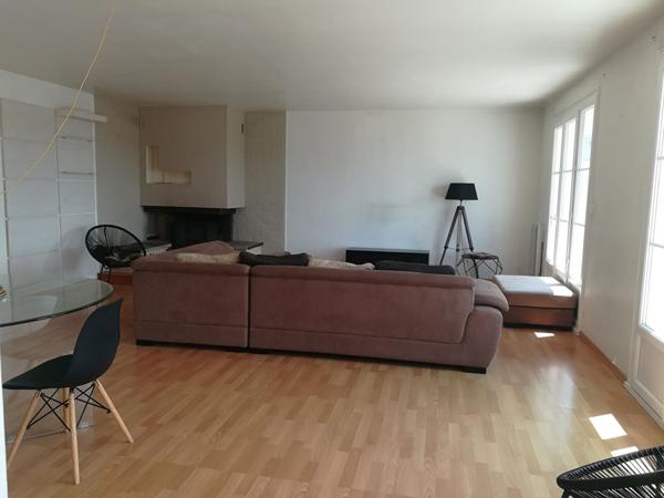 Appartement Saint Denis De L Hotel 5 pièce(s) 202 m2