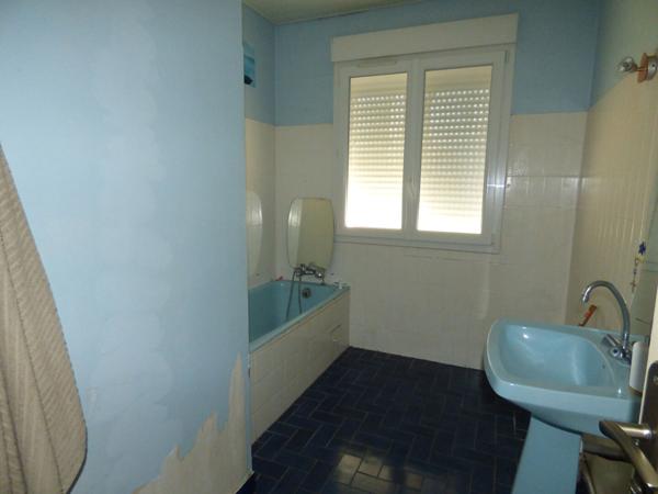 Appartement Saint Denis De L Hotel 5 pièce(s) 202 m2