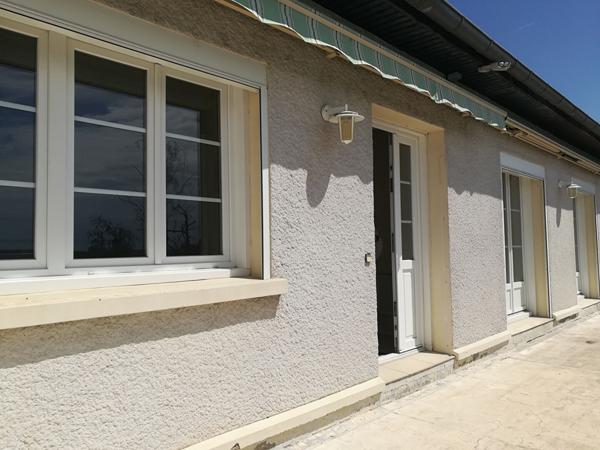 Appartement Saint Denis De L Hotel 5 pièce(s) 202 m2