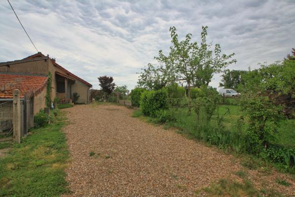 Maison 56 m² avec une seconde maison de 36 m², sur une terrain de 1700 m².