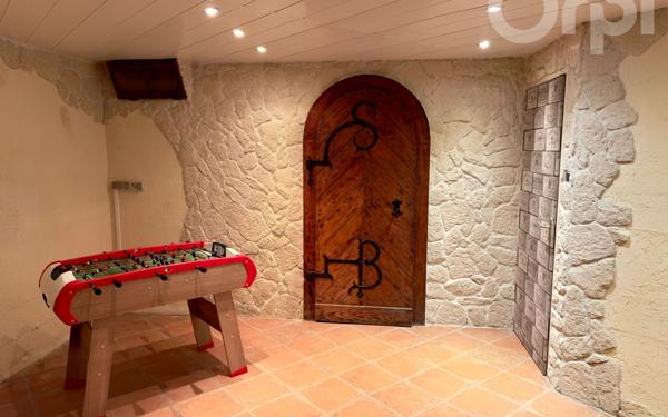 Maison à vendre    5 pièces • 190 m2 Veigy-Foncenex