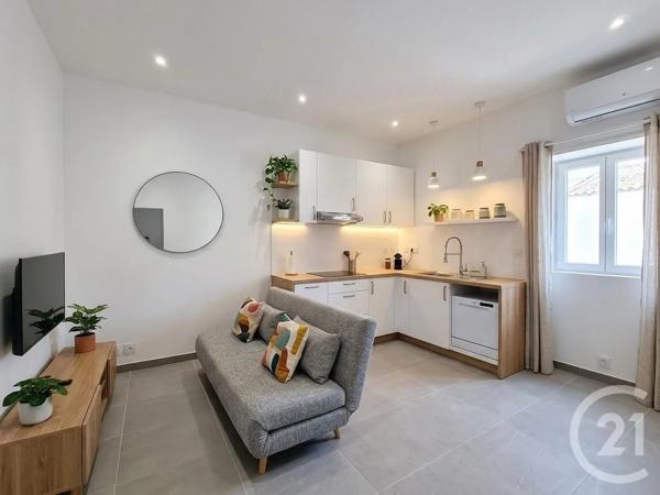 Appartement Studio à vendre  1 pièce - 25 m 2   ST RAPHAEL  - 83