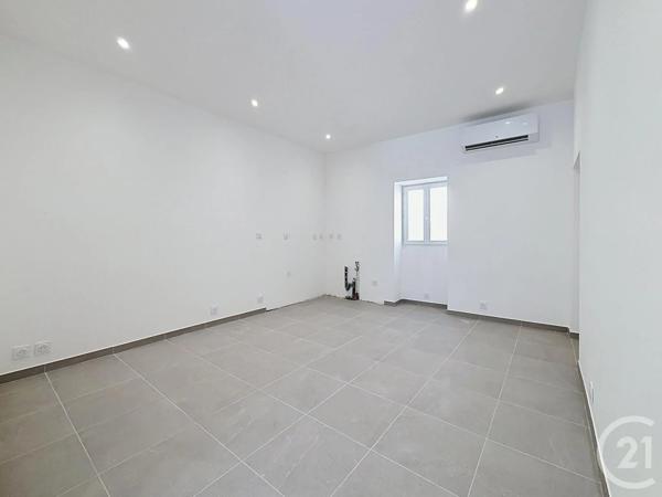 Appartement Studio à vendre  1 pièce - 25 m 2   ST RAPHAEL  - 83