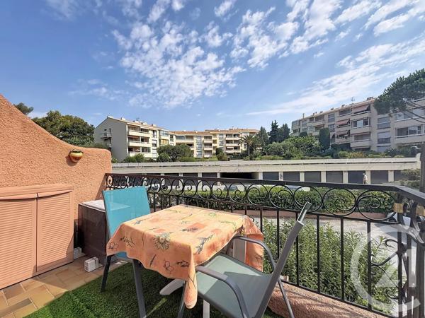 Appartement Studio à vendre  1 pièce - 25 m 2   ST RAPHAEL  - 83