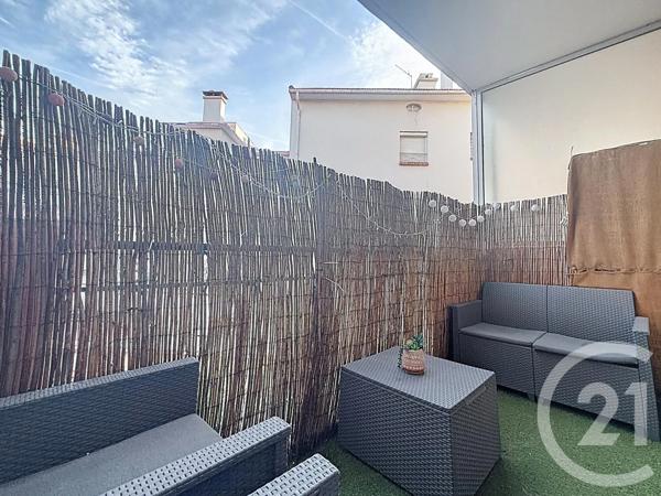 Appartement Studio à vendre  1 pièce - 25 m 2   ST RAPHAEL  - 83