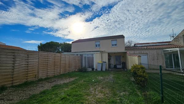 MAISON PORT DES BARQUES QUARTIER CALME