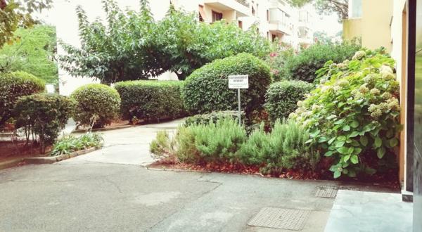 Centre ville, plage et port à pied.