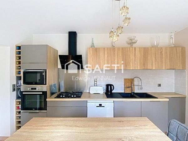 Maison plain pied 3 chambres, grand jardin et piscine.