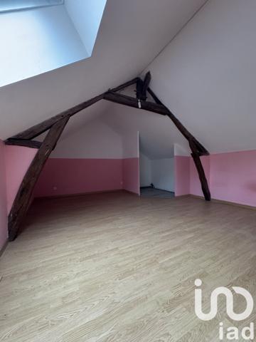 Maison traditionnelle 5 pièces de 188 m² à Charly (18350)