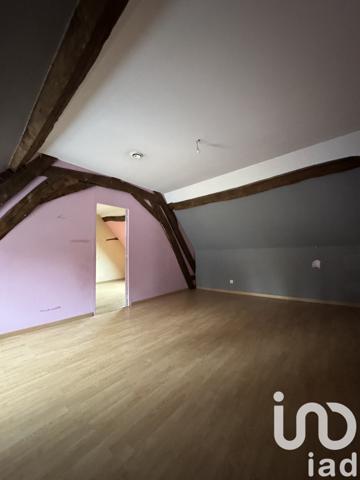 Maison traditionnelle 5 pièces de 188 m² à Charly (18350)