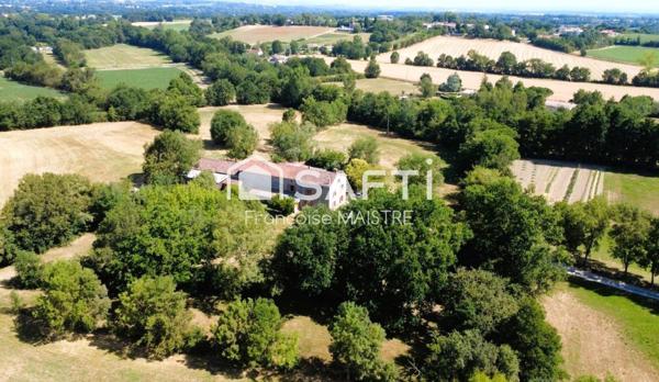 Corps de ferme en pierre sur près de 7 ha