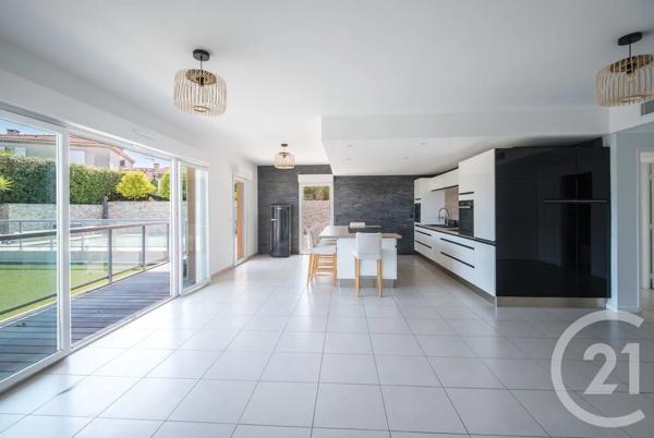 Appartement F4 à vendre  4 pièces - 114,50 m 2   NICE  - 06