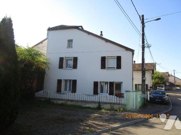 Immeuble de rapport en excellent état d'entretien, composé de 2 appartements loués, à savoir : ...