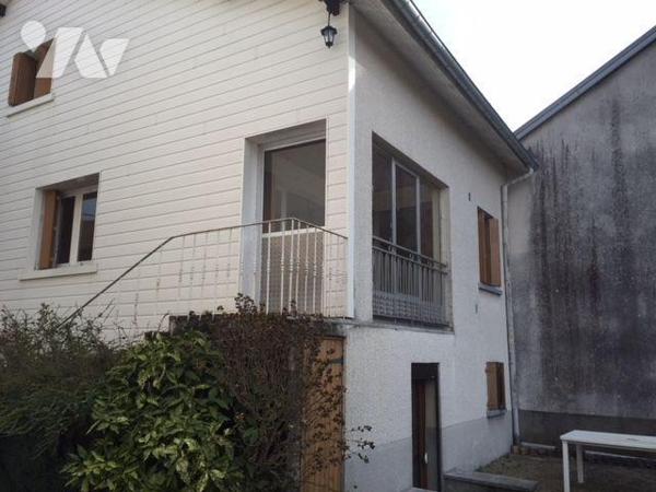 Immeuble de rapport en excellent état d'entretien, composé de 2 appartements loués, à savoir : ...