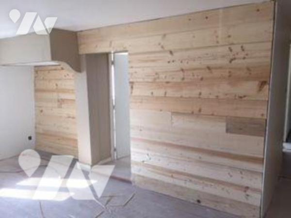 Immeuble de rapport en excellent état d'entretien, composé de 2 appartements loués, à savoir : ...