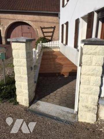 Immeuble de rapport en excellent état d'entretien, composé de 2 appartements loués, à savoir : ...