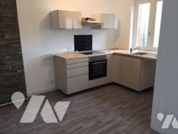 Immeuble de rapport en excellent état d'entretien, composé de 2 appartements loués, à savoir : ...