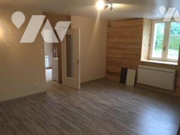 Immeuble de rapport en excellent état d'entretien, composé de 2 appartements loués, à savoir : ...