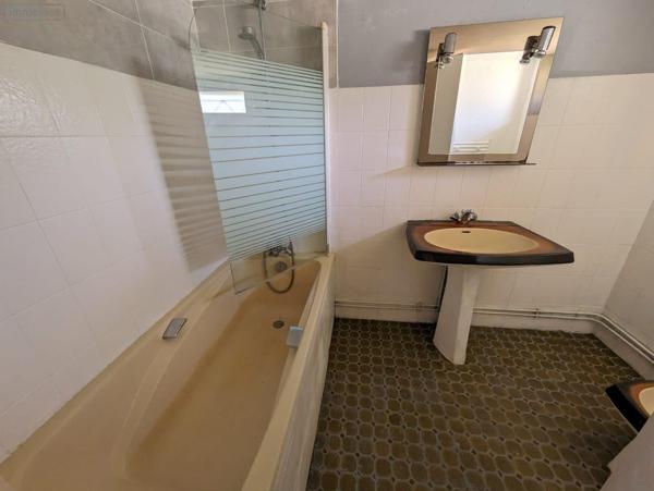 Maison à vendre à Changé dans la Sarthe (72560), ref : CHM44