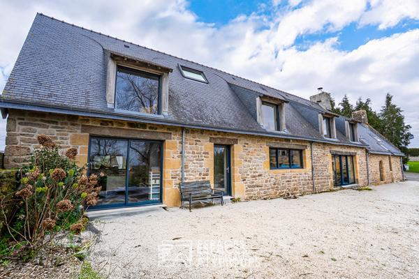 Longère haut de gamme, rénovée avec soin, entre campagne et littoral