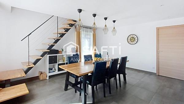 GRANDE MAISON INDIVIDUELLE ENNTIEREMENT RENOVEE