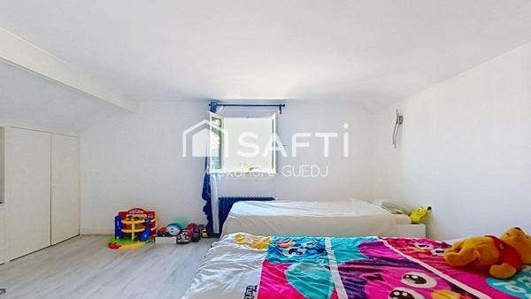 GRANDE MAISON INDIVIDUELLE ENNTIEREMENT RENOVEE