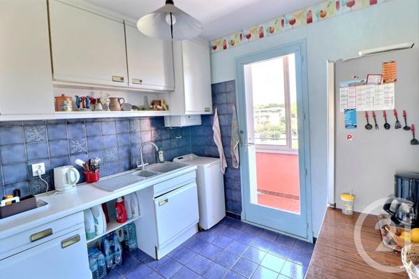 Appartement T3 à vendre  3 pièces - 67 m2 FREJUS - 83