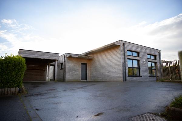 Maison plain-pied  à vendre à Landivisiau - Référence 2244