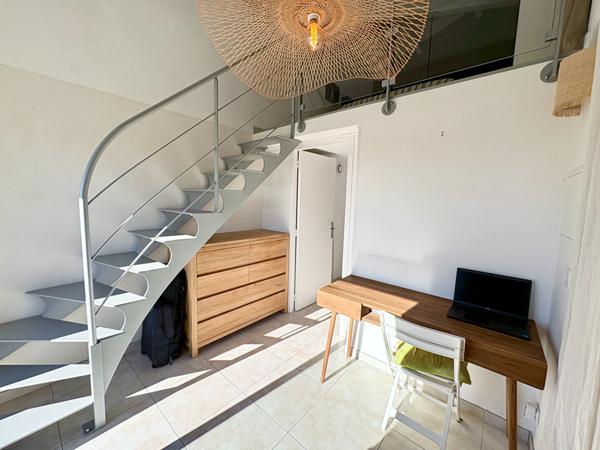 Appartement 3 pièce(s) 48 m² (68 m² hors carrez) + place de stationnement privative