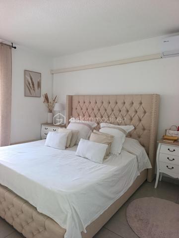 🏡 NOUVEAUTÉ À LA VENTE – BAGNOLS-SUR-CÈZE 📍

✨ Appartement d’environ 80 m² – 3 chambres – 2 extérieurs – Garage

Je vous présente ce bel appartement situé au 1er étage de la résidence Les Cormiers, dans un environnement sécurisé avec parc privé.
🔑 Il se compose de :
🛏️ 3 chambres
🍽️ Cuisine récente entièrement équipée
🚿 Salle d’eau avec douche à l’italienne
🚽 WC séparés
🛋️ Belle pièce de vie
☀️ 2 terrasses / balcons
❄️ Climatisation réversible
🚗 Garage privatif en sous-sol

⭐ Les + du bien :
✔️ Résidence sécurisée
✔️ Parc privé
✔️ Commerces et centre-ville à proximité
✔️ DPE B – GES A
✔️ Appartement fonctionnel et agréable à vivre

💰 Prix : 146 000 € FAI

📞 Une visite ? Contactez-moi !

Sandra Simoncelli Clain – BSK Immobilier
📲 06 67 88 56 18

📍 Bagnols-sur-Cèze & alentours