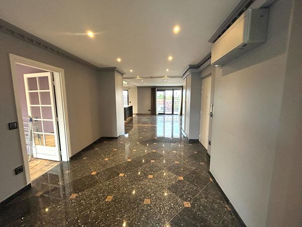 APPARTEMENT/TERRASSE