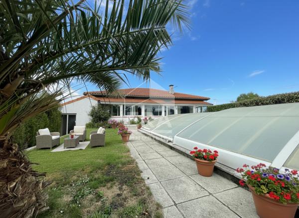 Maison 3 chambres de 115 m² avec piscine et terrain de 1600m² à AURENSAN