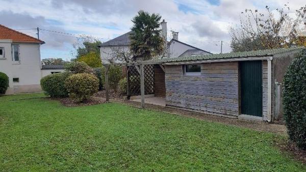 A vendre maison T2 bis à 15 kms de RENNES :  Jolie maison des années 30, type 2 bis, 54 m² habi...