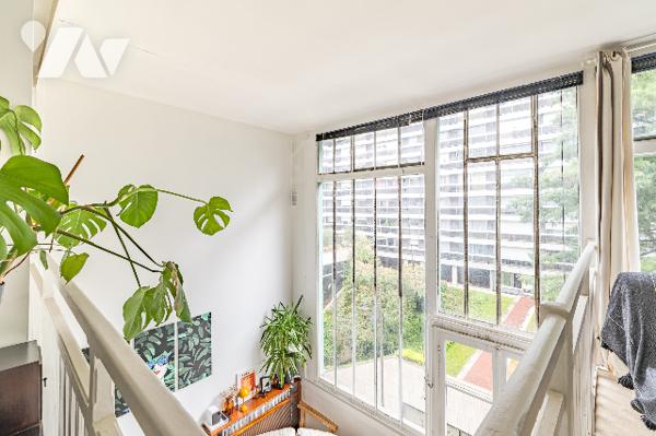 PARIS16 - VICTOR HUGO - TROCADERO Appartement Atelier d'artiste 76.82 m² en dernier étage.