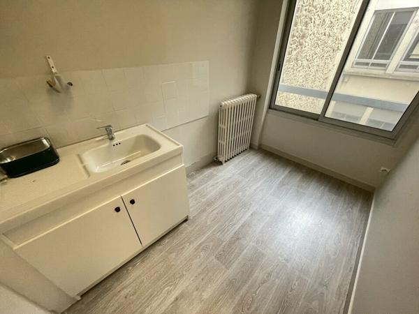 Bureaux à louer de 100 m² en hypercentre de Poitiers - Place Charles de Gaulle