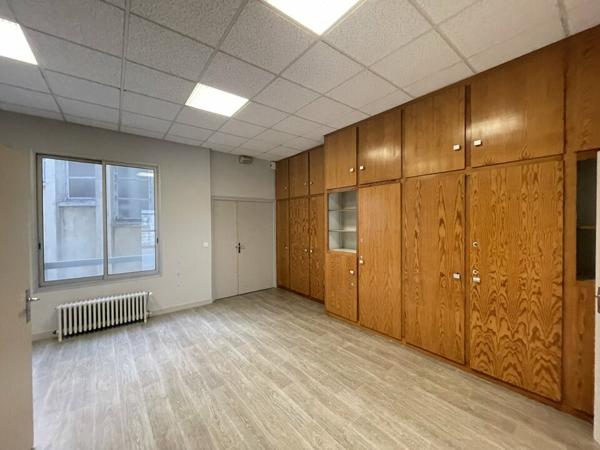 Bureaux à louer de 100 m² en hypercentre de Poitiers - Place Charles de Gaulle