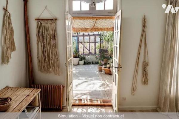 À vendre à Bar-sur-Aube, au c?ur des villages viticoles champenois, cet immeuble mixte offre un...