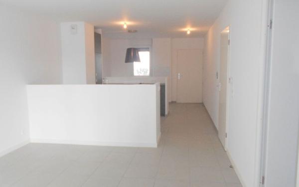 Appartement à louer    3 pièces •  Bordeaux